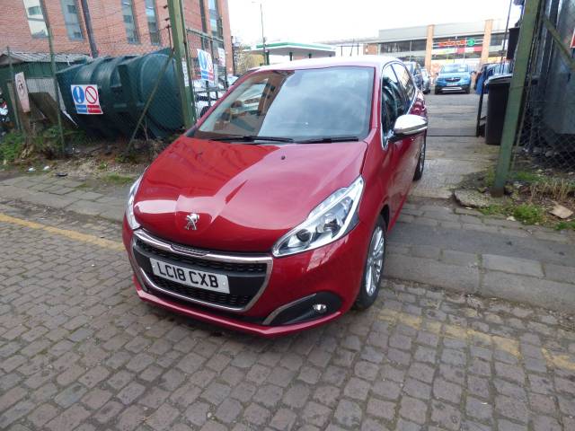 Peugeot 208 1.2 PureTech 110 Allure 5dr EAT6 Hatchback Petrol Red