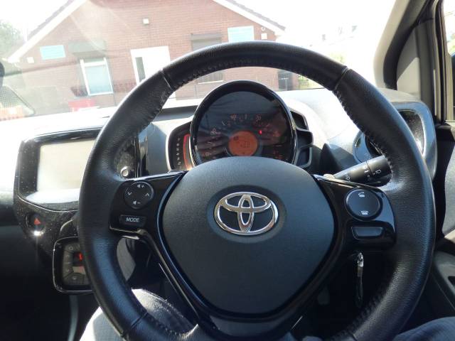 2017 Toyota Aygo 1.0 VVT-i X-Press 5dr x-shift