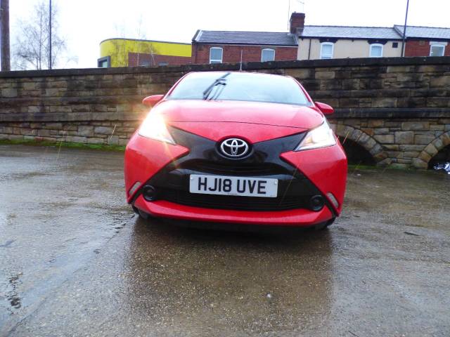 Toyota Aygo 1.0 VVT-i X-Play 5dr x-shift Hatchback Petrol Red